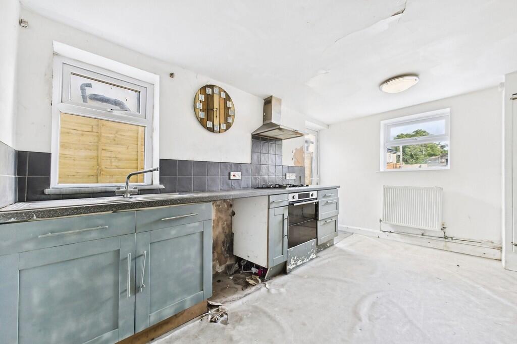 953b69b7-CAM01085...