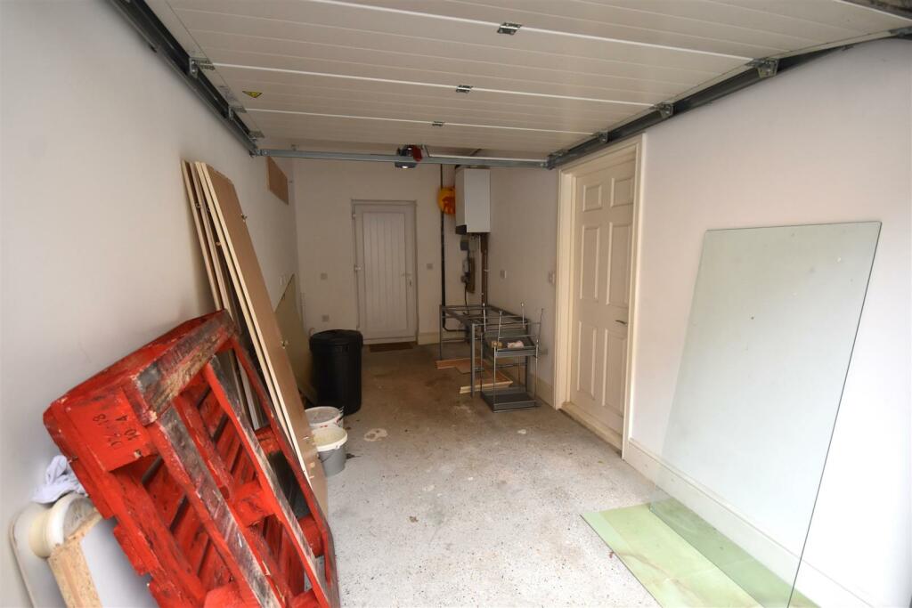 Garage.jpg