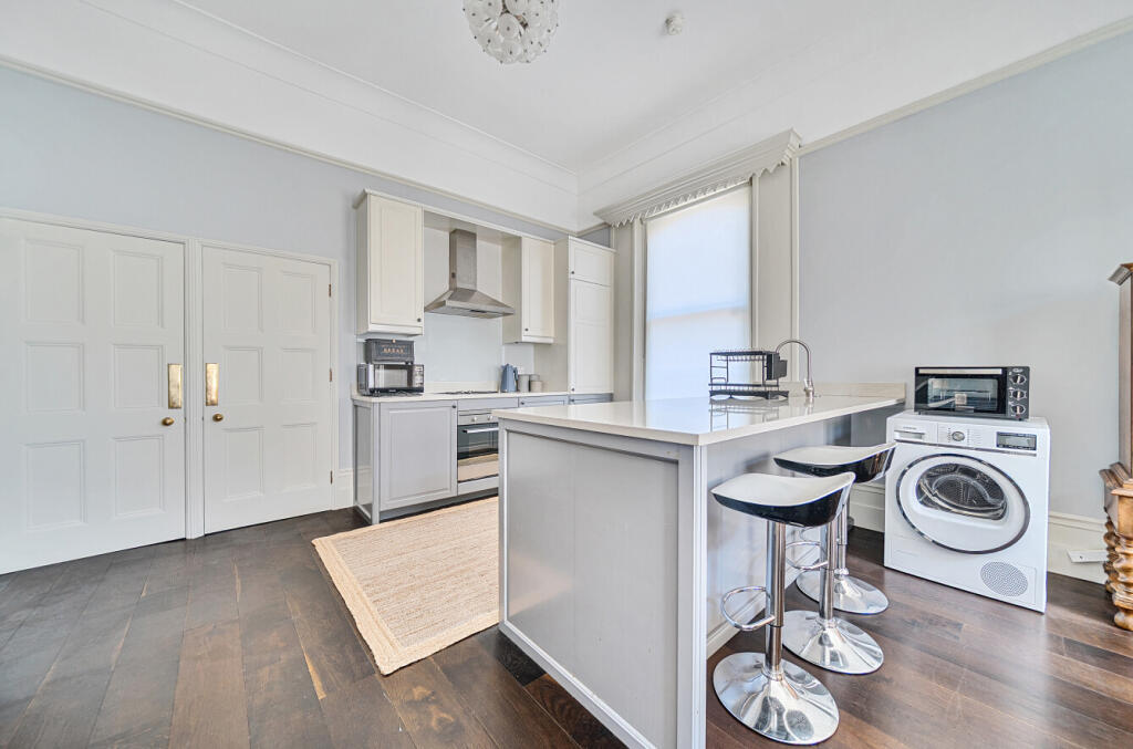 22-68233a48256bb-...