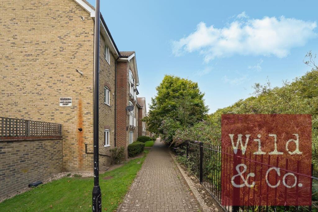 Towpath Walk - ixEw9X2I7vdFZXF2fPNj.jpg