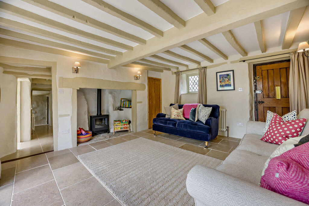 8649775-interior0...