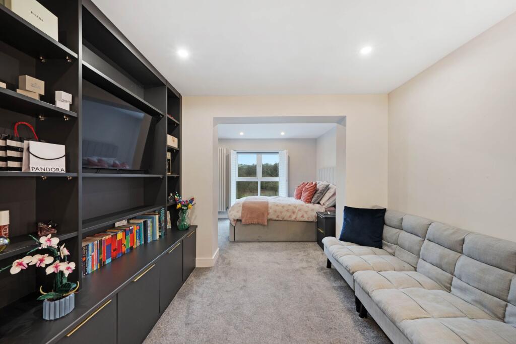 Bedroom 2 Dressing Area