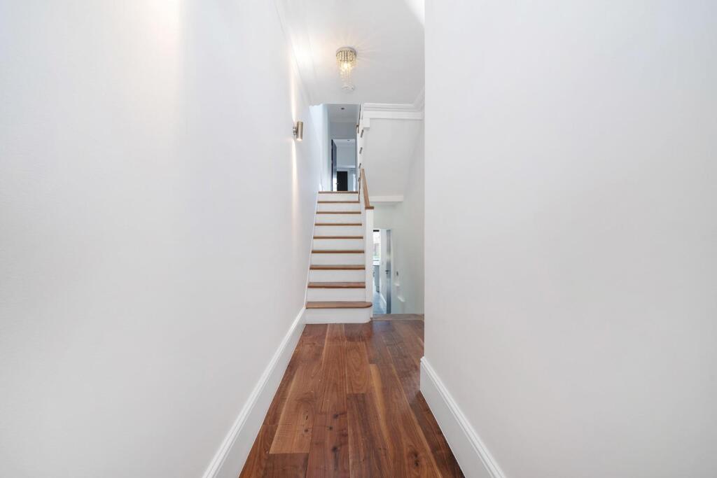 Hallway (1).JPG