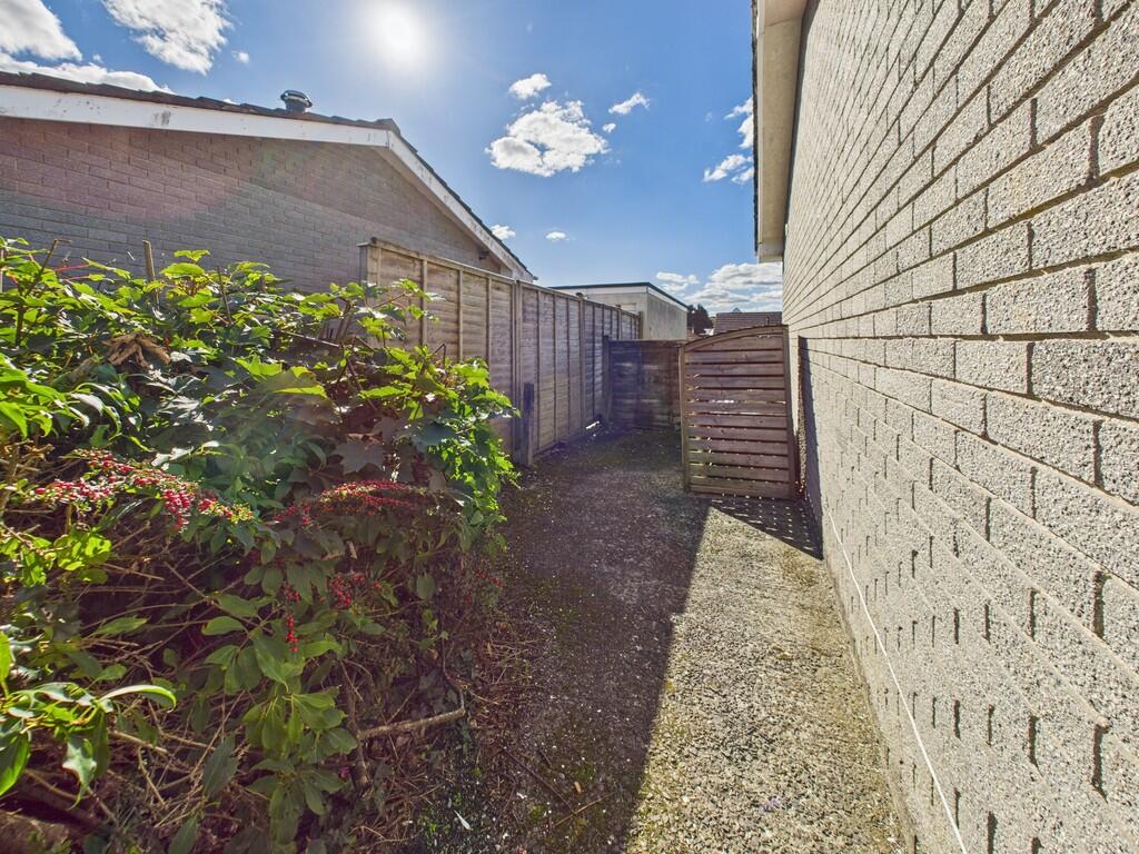 CAM03974G0-PR0211...