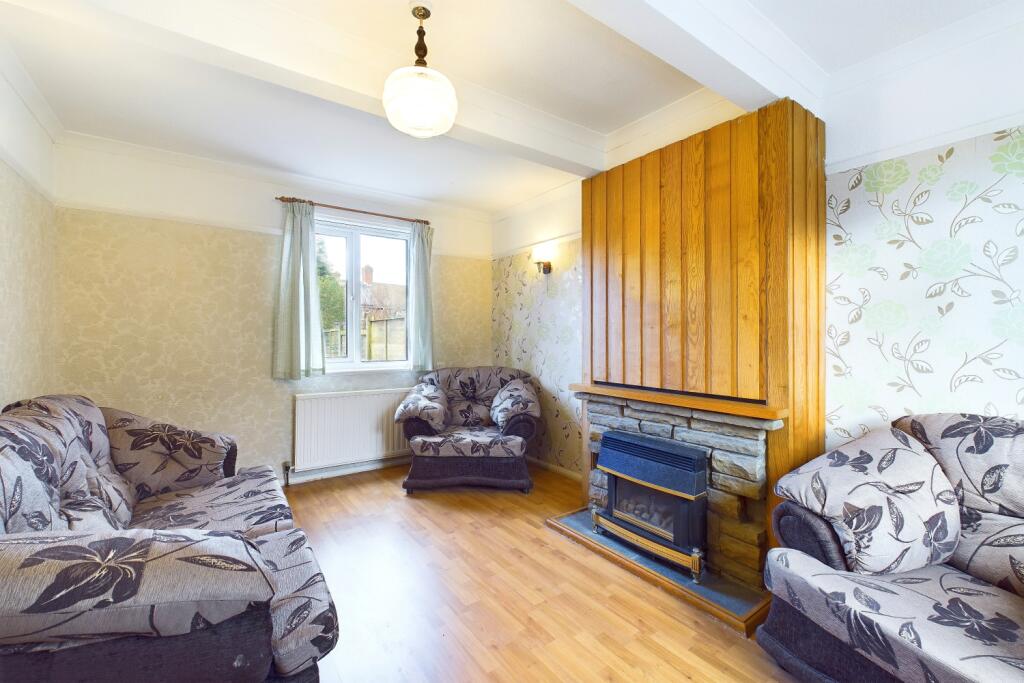 CAM03162G0-PR0219-STILL001