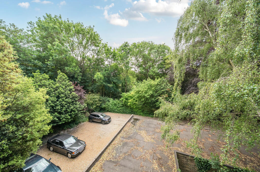 1301890-6-6836fb3...