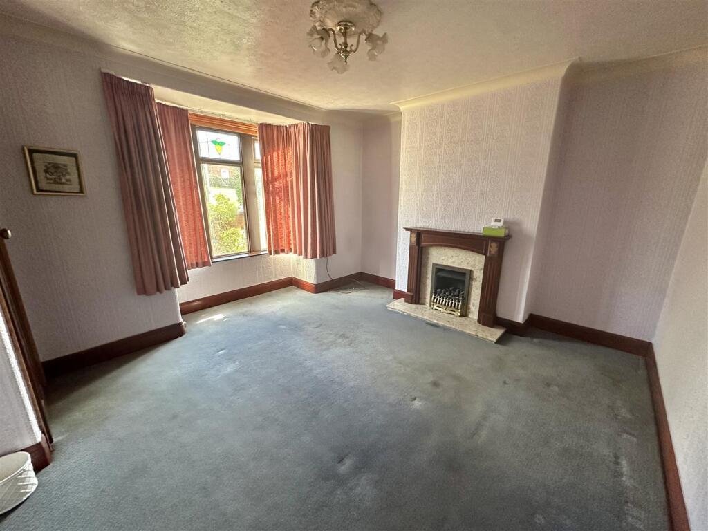 Bramleys Estate Agents - Leeds Old Road (15).jpg