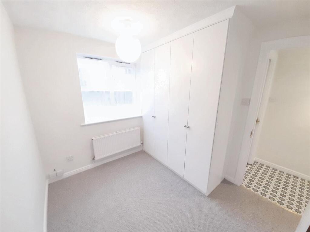 Ground-floor bedroom 3