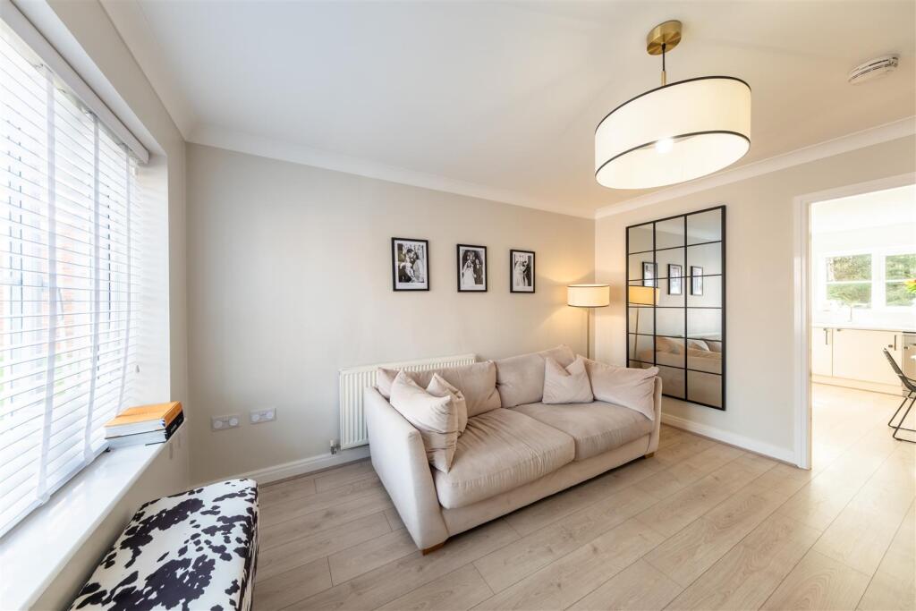 20 Shakerley Close-011.jpg