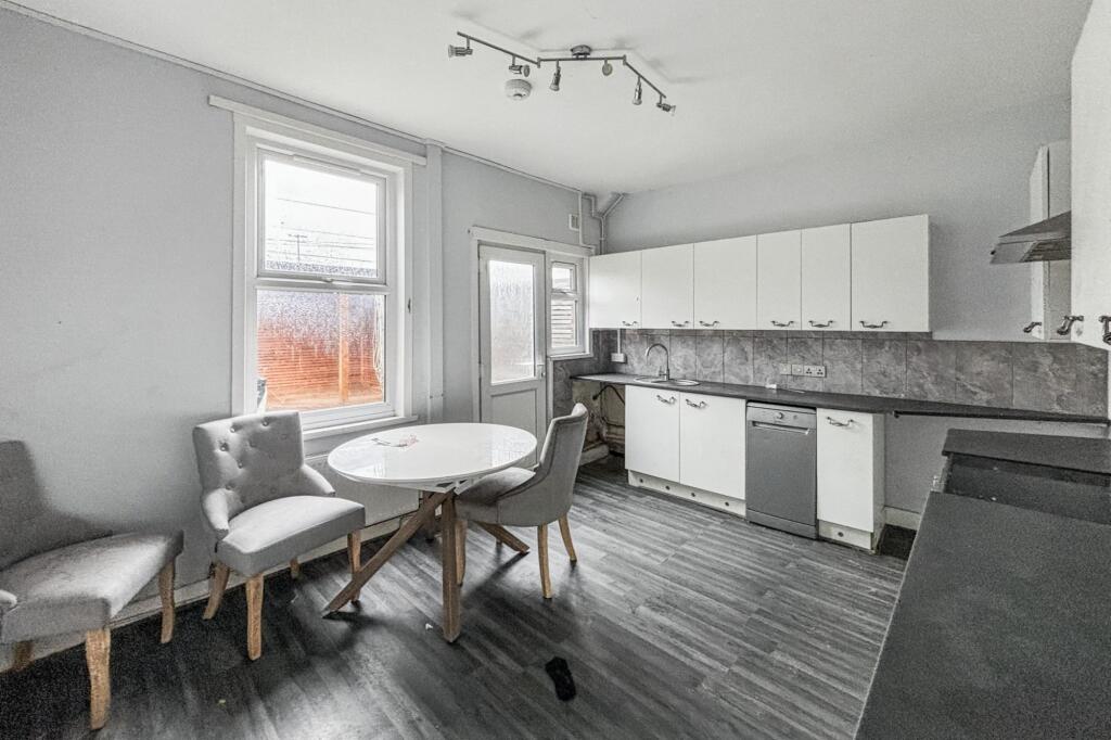 49 Francis Avenue, Ilford, Redbridge IG1 1TS