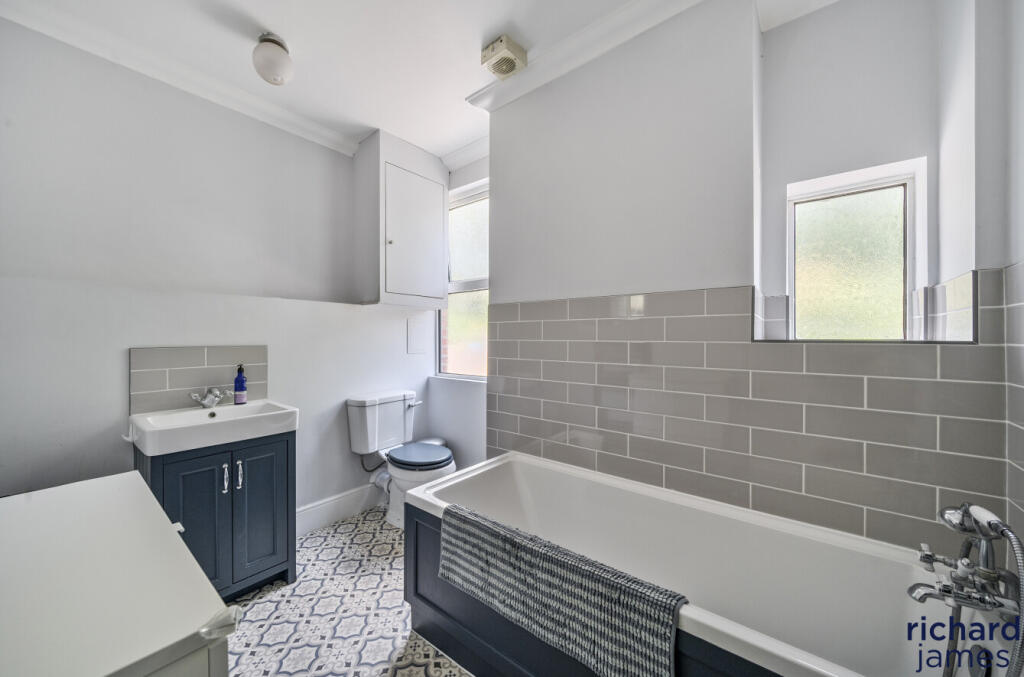 27159cd32120466e988b7ab849b95b04