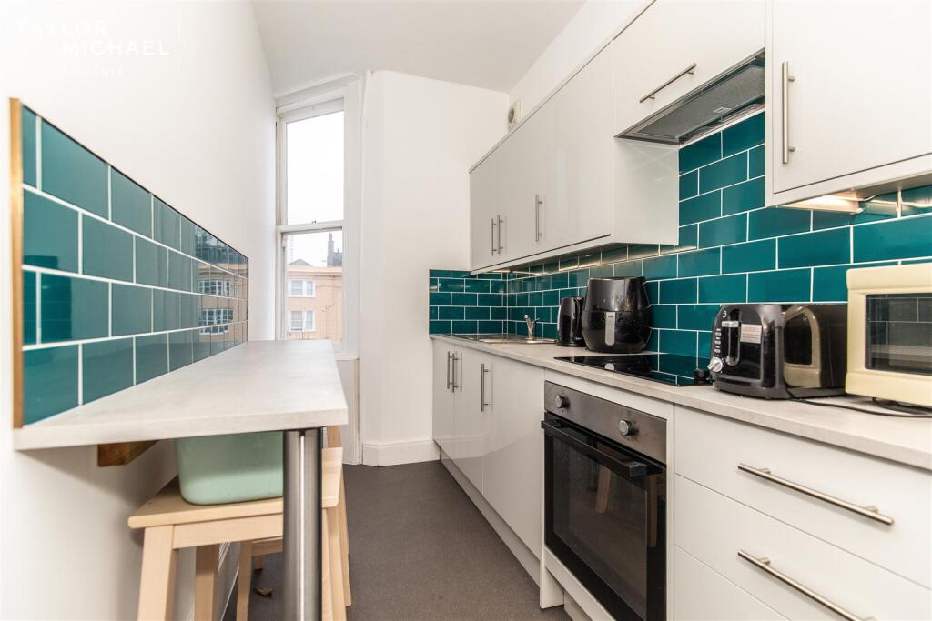 Shared Kitchen 2
