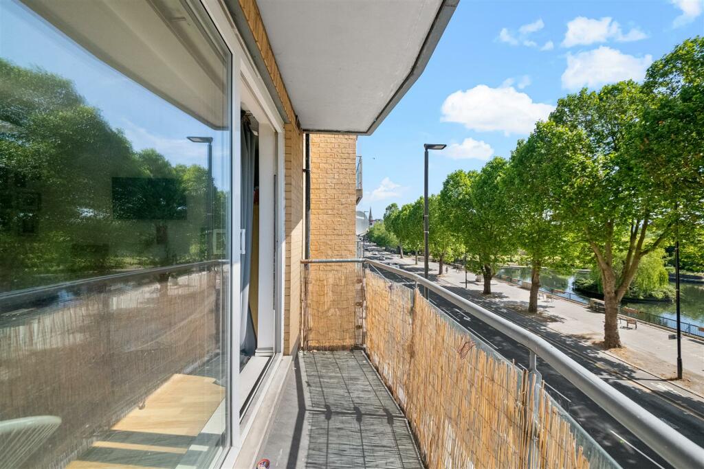 balcony.jpg