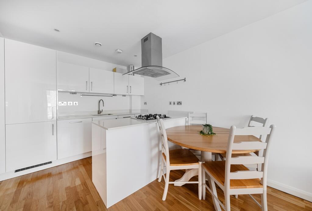 1306835-8-6846fdb08ee21