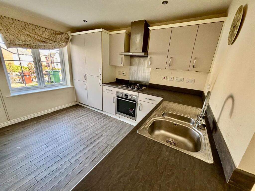 Fitted Kitchen: