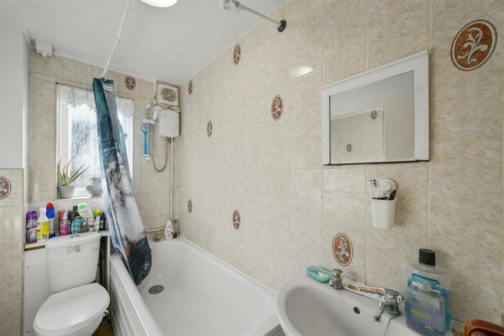 Bathroom.jpg