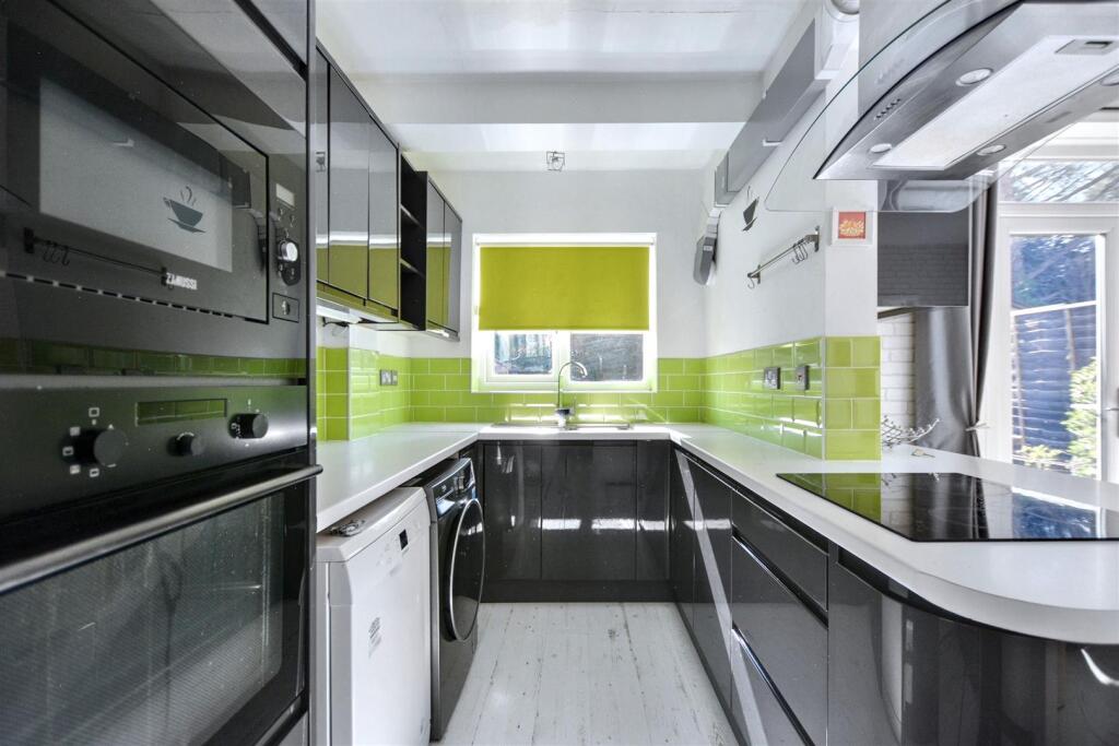 Kitchen_1.jpeg