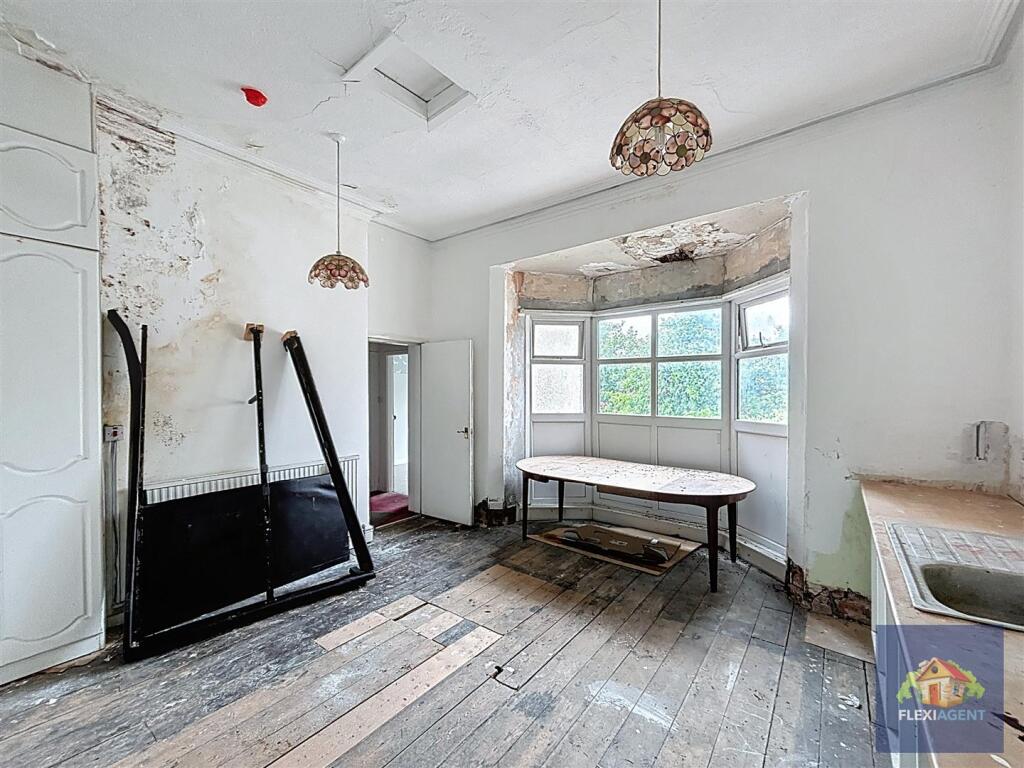 First Floor Reception