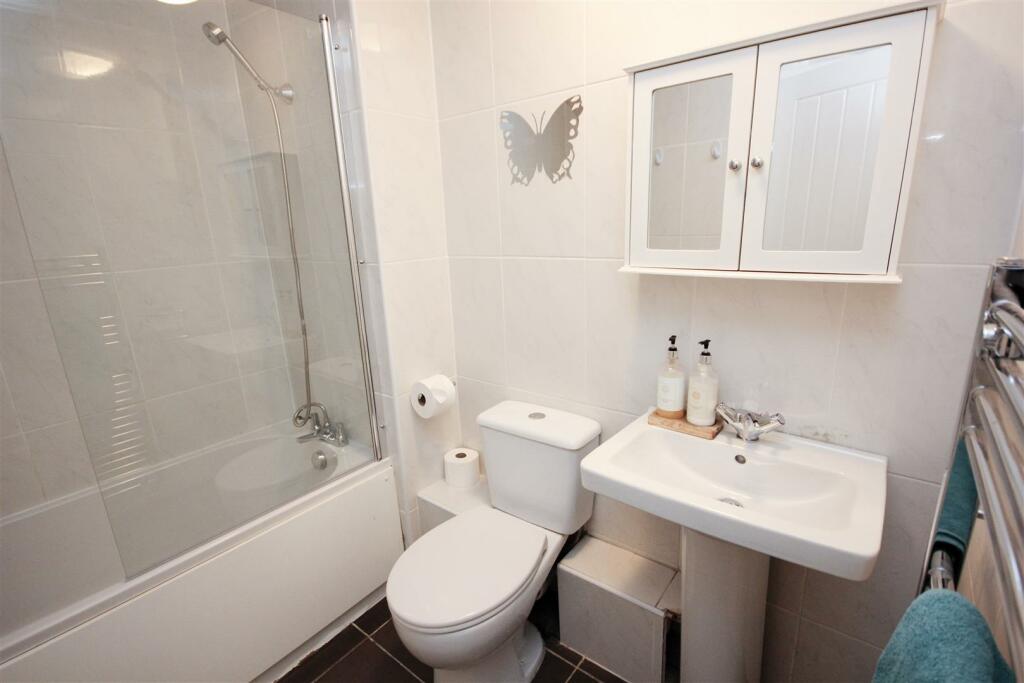 Bathroom.jpg