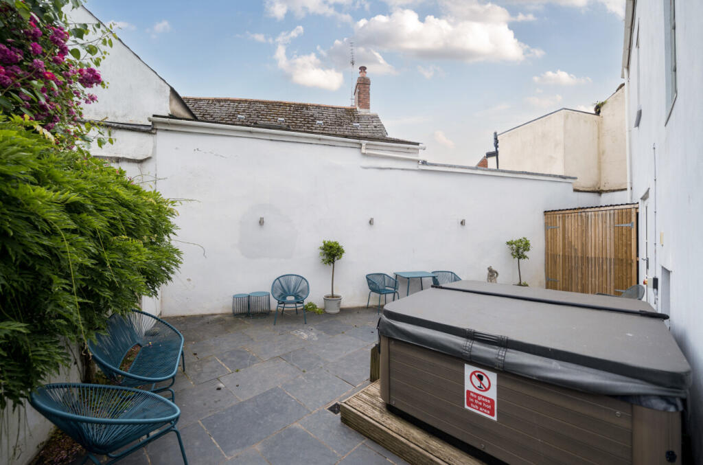 1298997-12-684862...