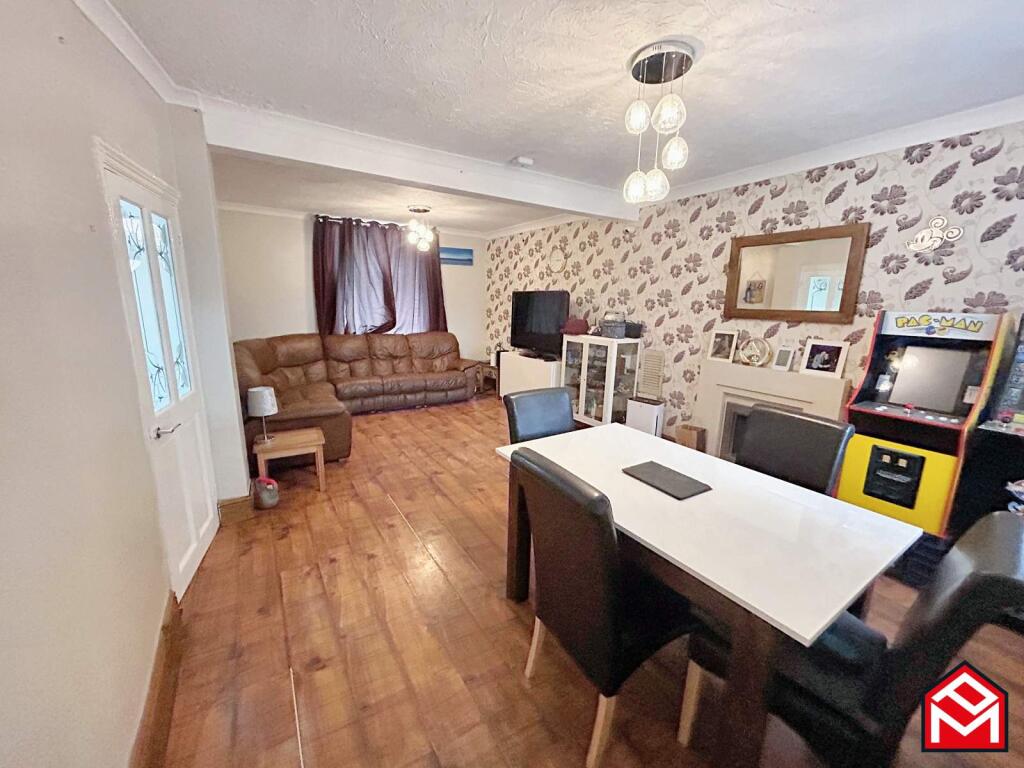 Open Plan Lounge/ Dining Room