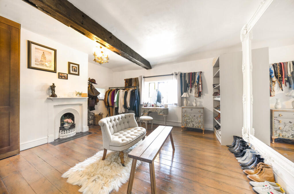 1295066-1-682782c...