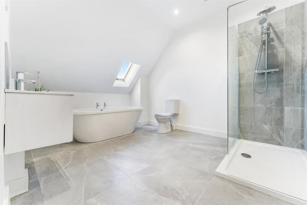 6 Lark Hill Court-10.jpg