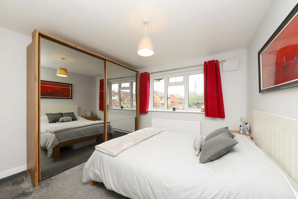 44 Chamberlain Wa...