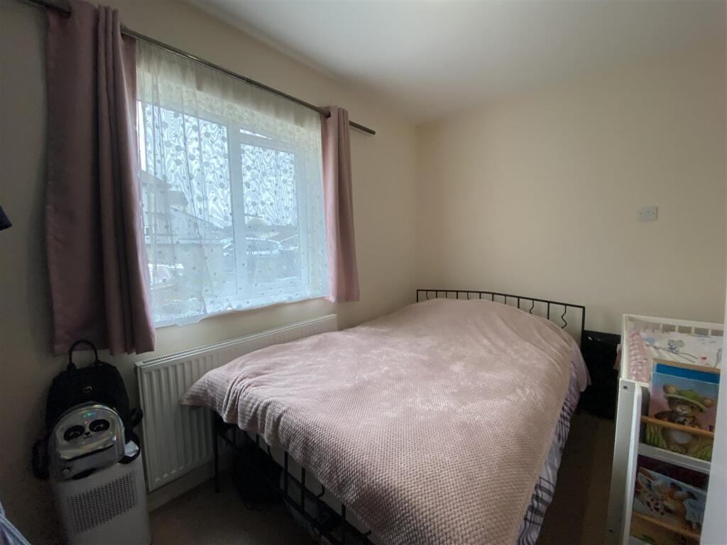 BEDROOM.jpeg