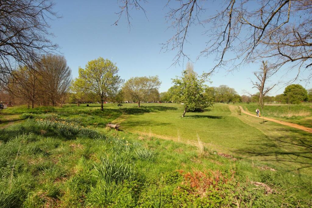 Gv- The Common Park (2).jpg