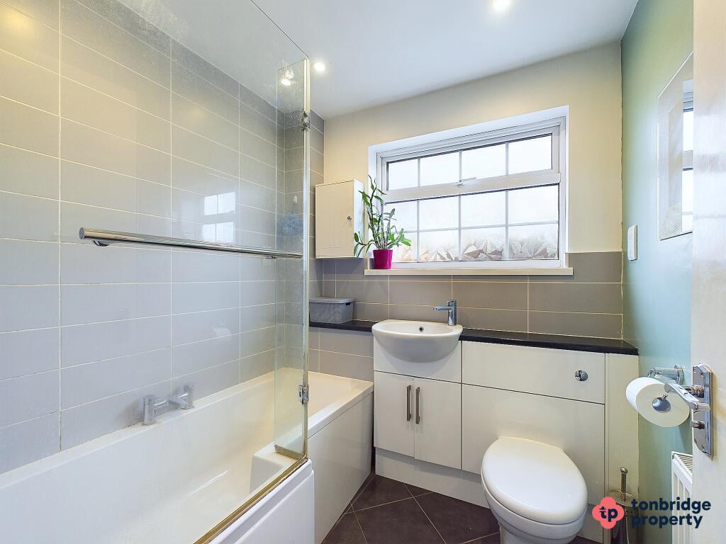 CAM03742G0-PR0016-STILL060