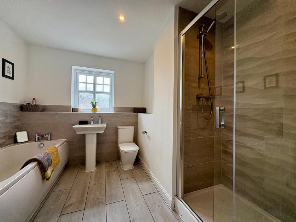 55 Walker Family Bathroom.jpg