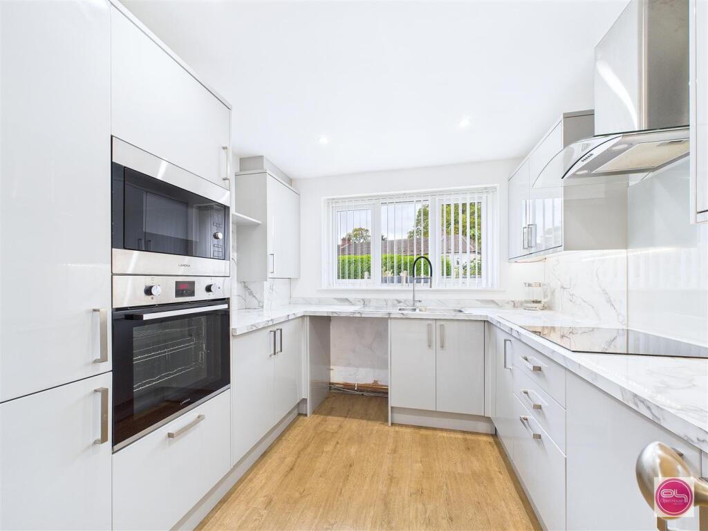 Albert Road, Church Gresley (4).jpg