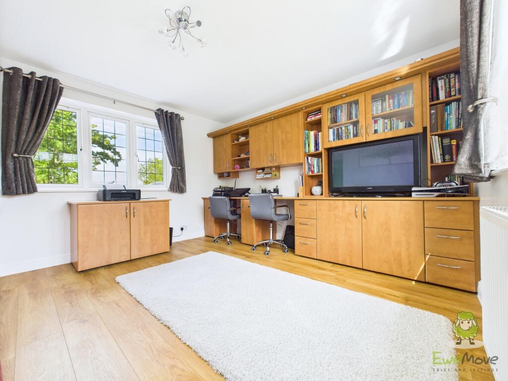 CAM01543G0-PR0132-STILL055