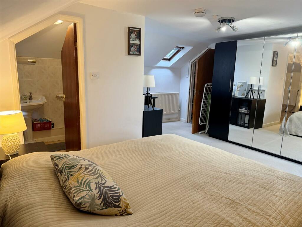 Bed 1.JPG