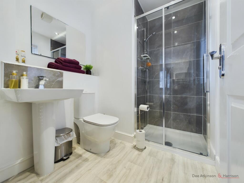 Bedroom Two En-suite