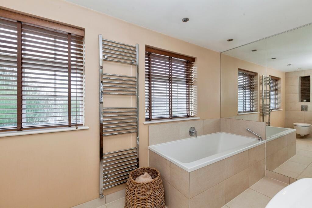 Master En-Suite