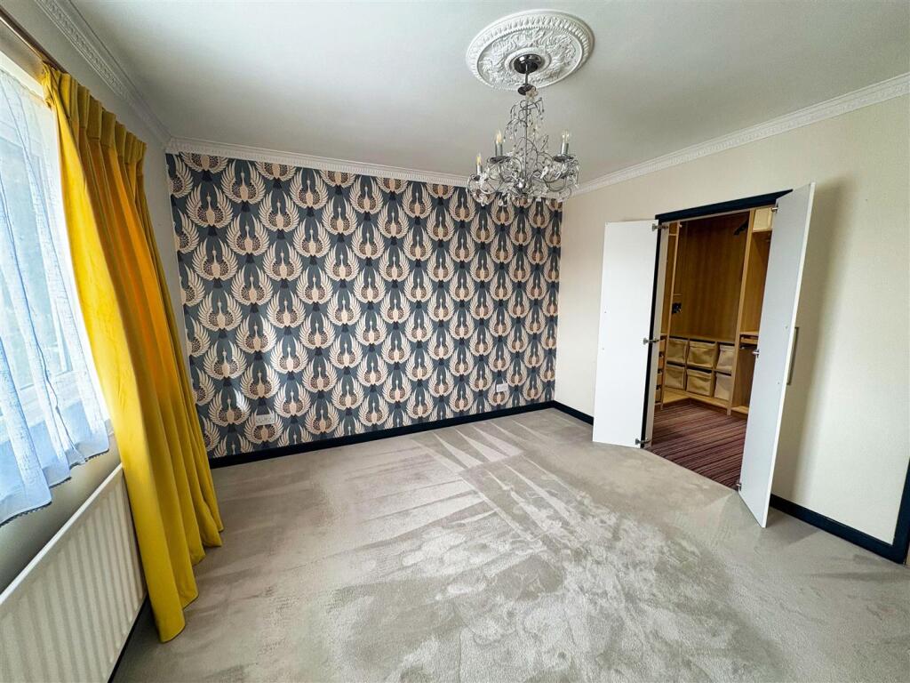 Bedroom (1).jpg
