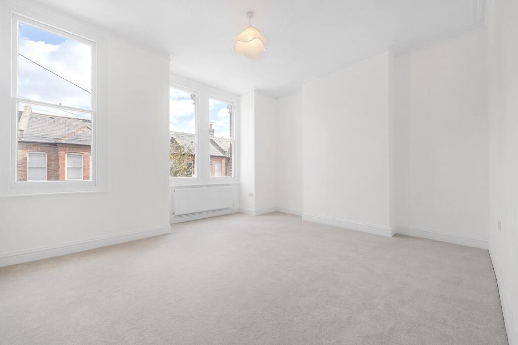 Bedroom 1.JPG