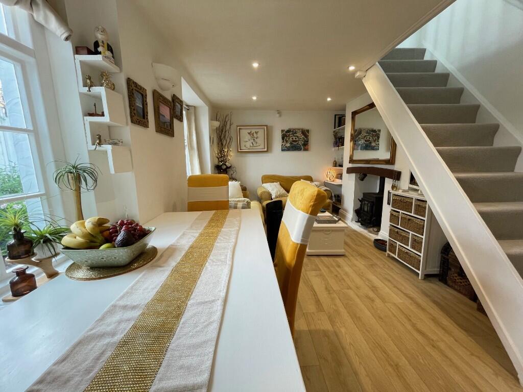 Dining/lounge