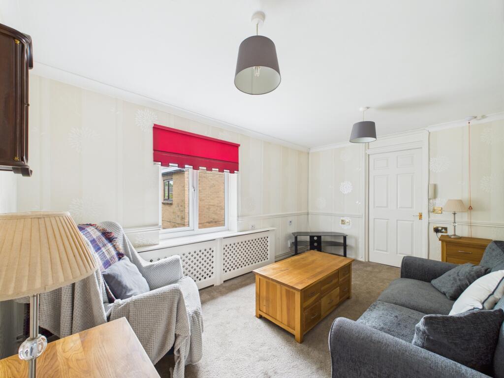 CAM03674G0-PR0536-STILL001