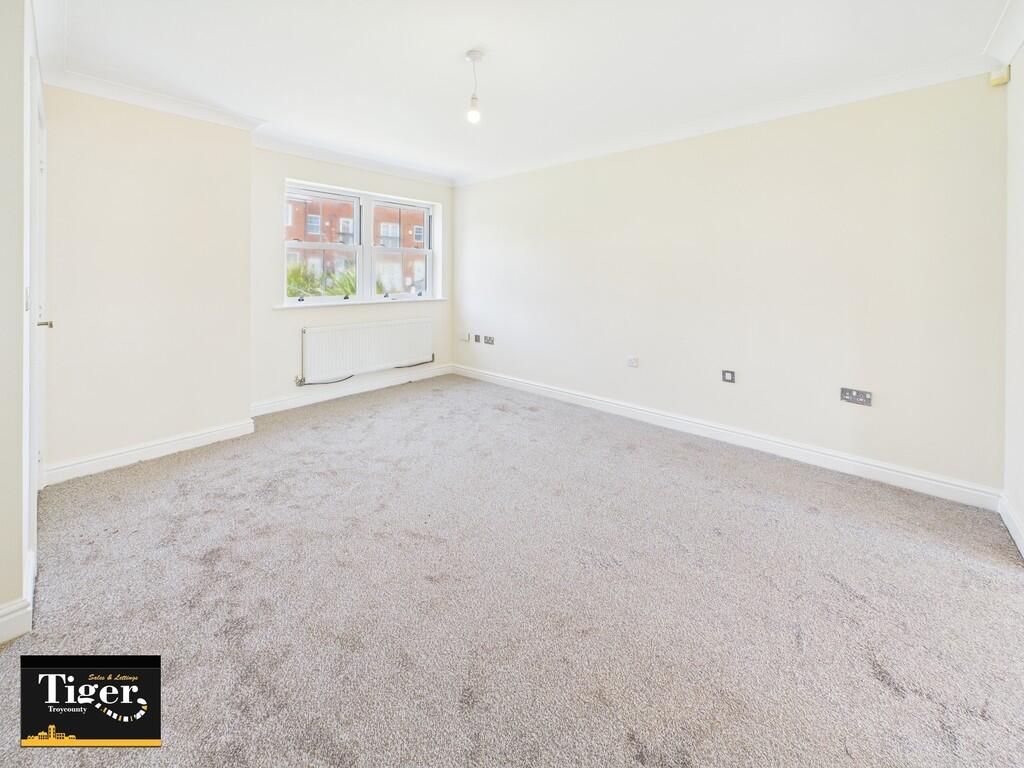 CAM02176G0-PR0701...