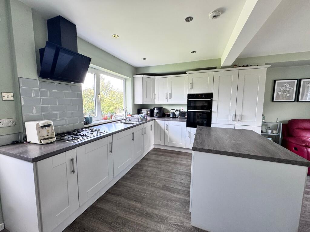 OPEN PLAN LIVING DINING KITCHEN
