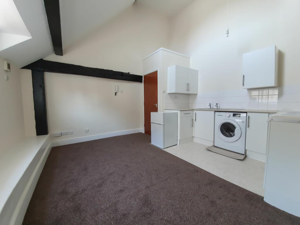 LIVING/KITCHEN AREA