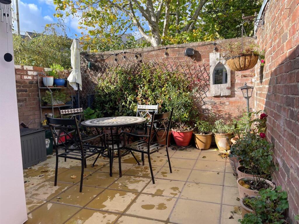 Walled Courtyard Garden