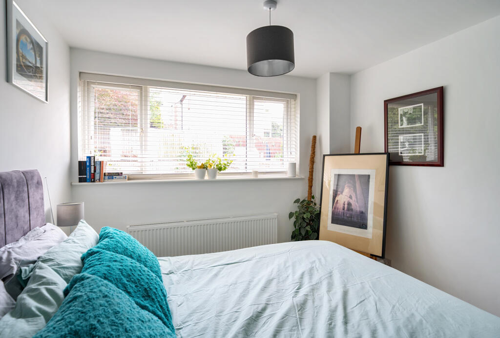 1362360-12-68de3d...