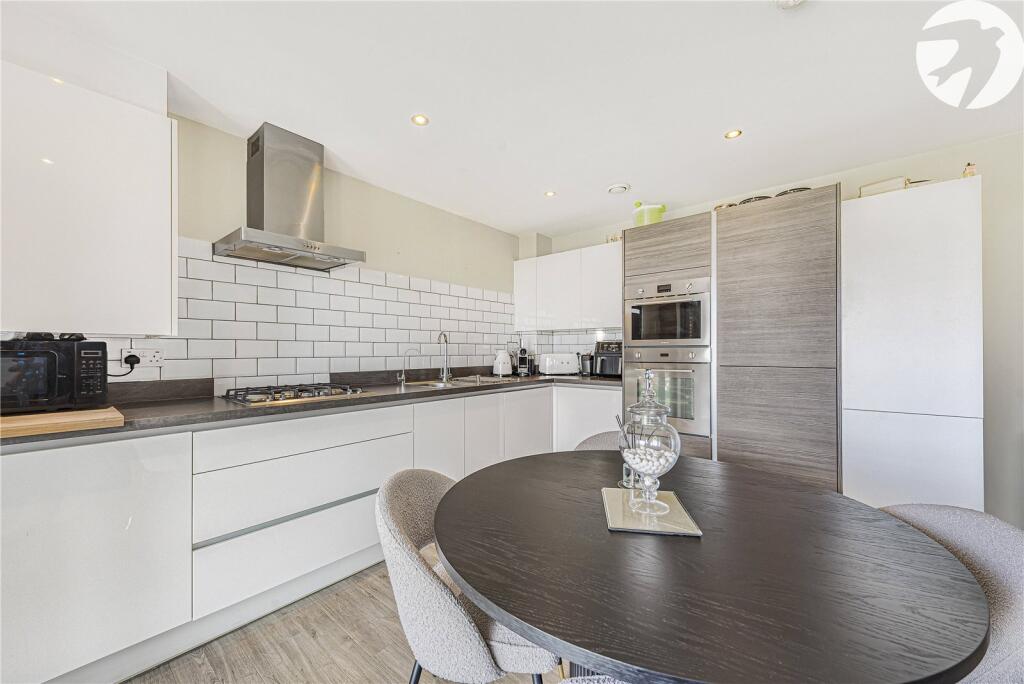 Kitchen/Dining Area