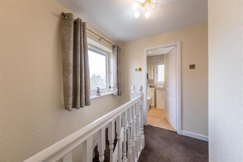 4 Meadow Lane-026.jpg