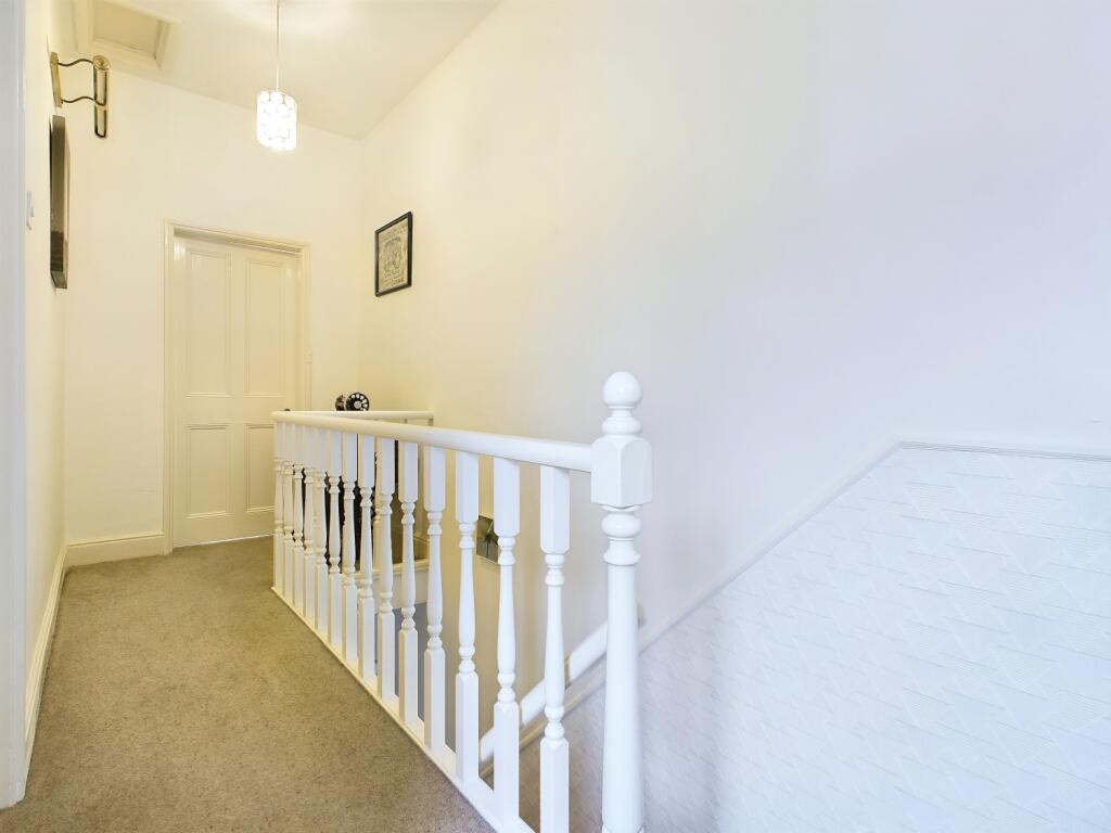 CAM03162G0-PR0187-STILL008