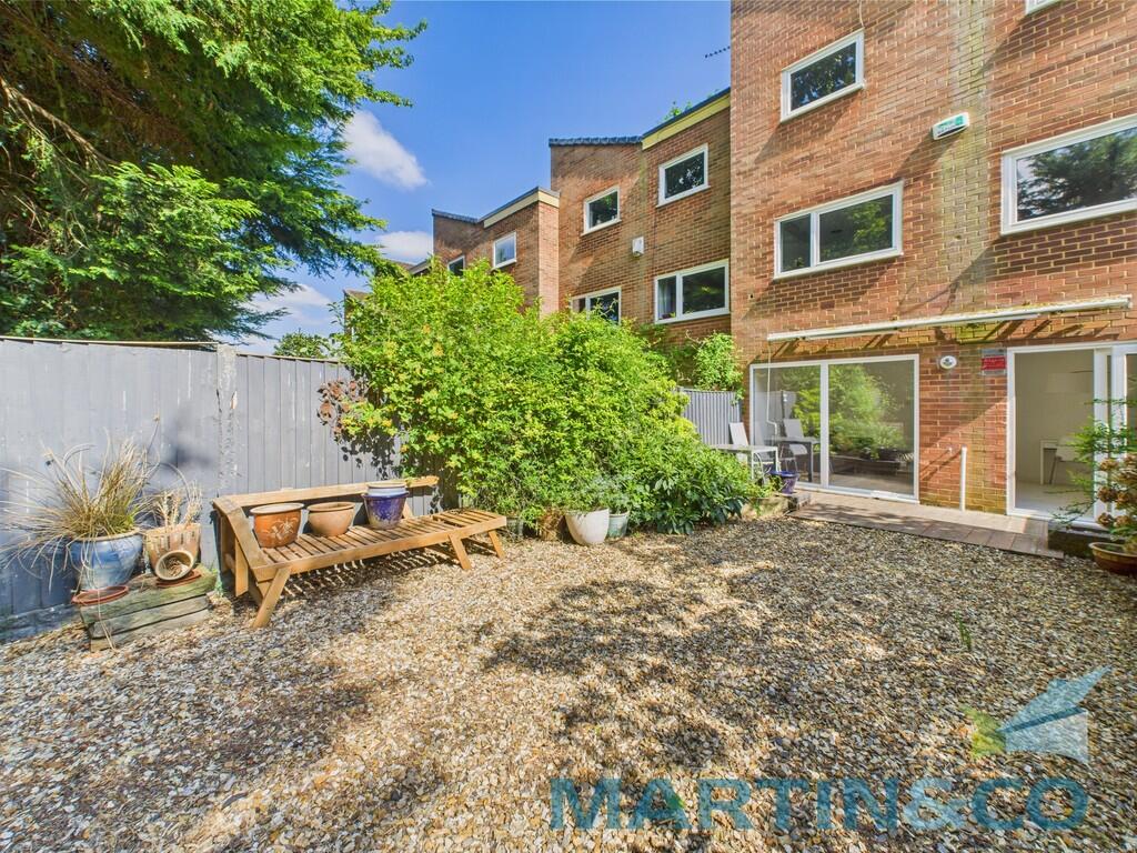 CAM01870G0-PR0168...